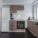 T&k - Several In Apartment *