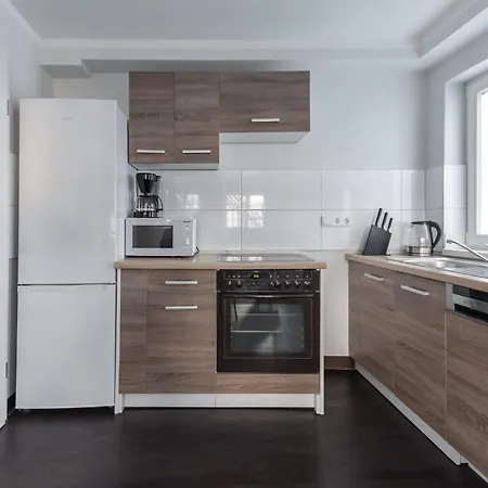 T&k - Several In Apartment *